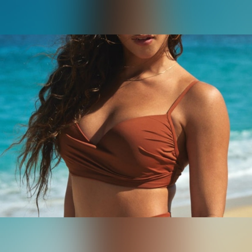 🧉SKYE LIZ BIKINI TOP SIZE S